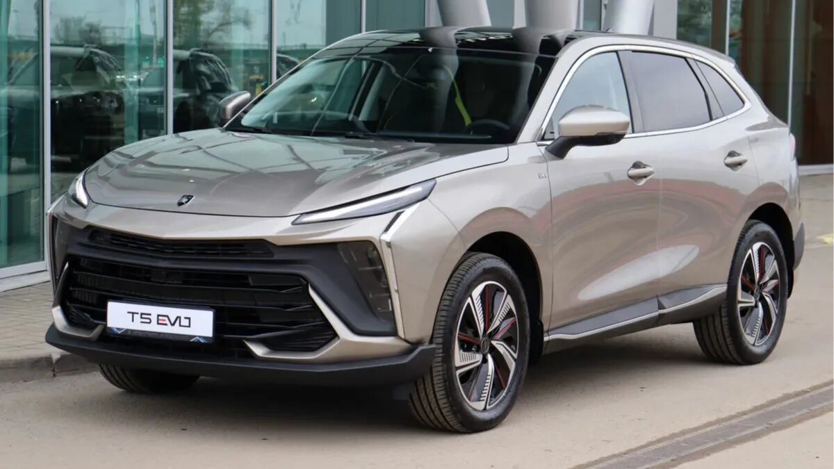 Похожие на Lamborghini кроссоверы Forthing T5 Evo появились на Авто.ру