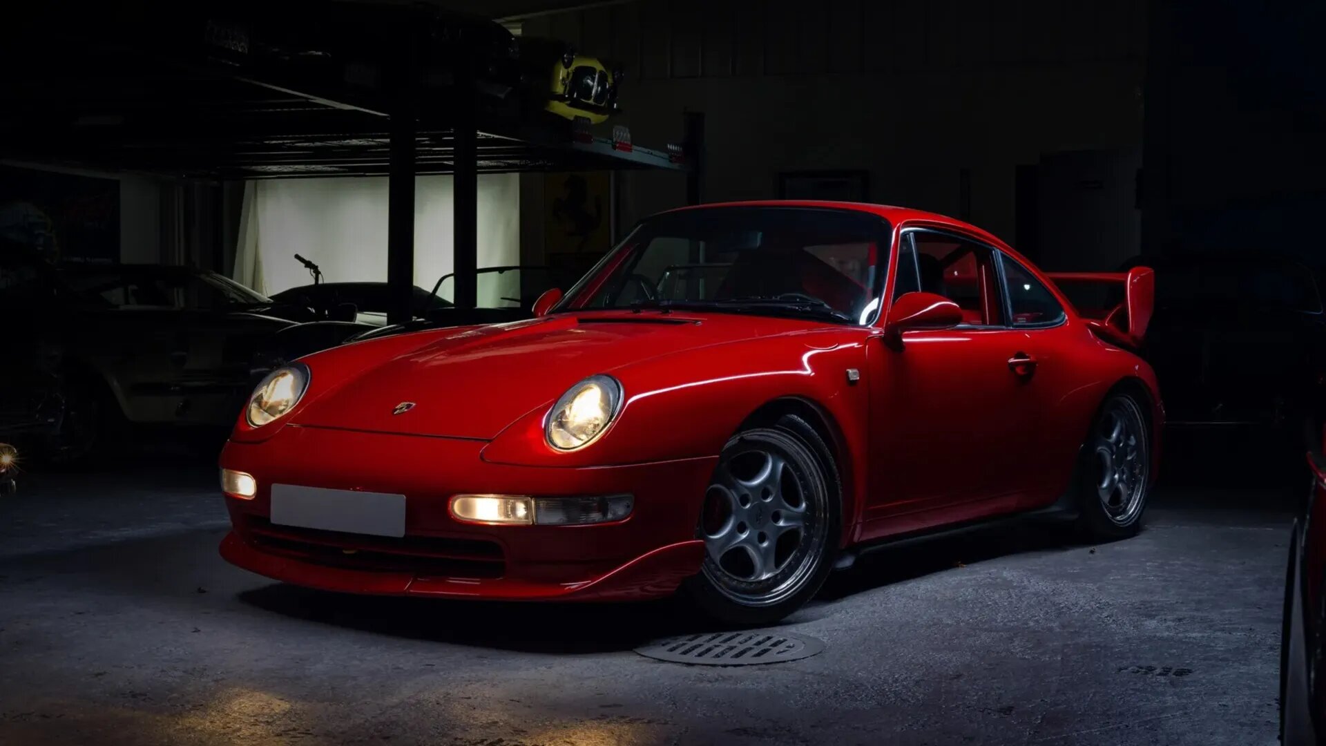 На аукцион выставили последний «воздушный» Porsche 911 Carrera RS Clubsport
