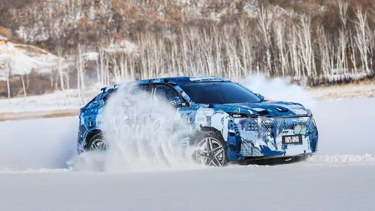 Новый кроссовер Dongfeng для молодёжи показали на фотографиях