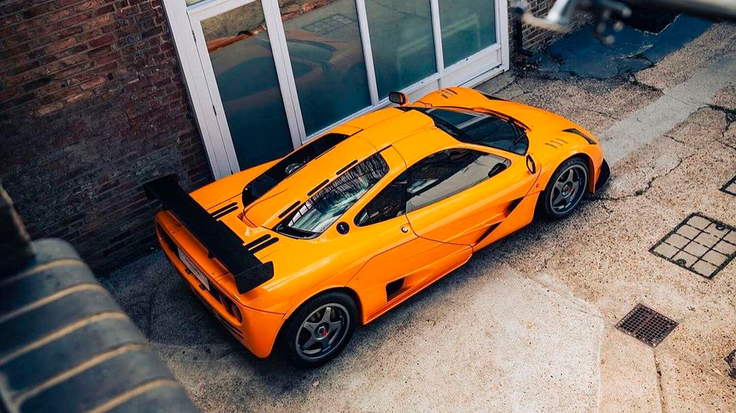 Гоночный McLaren с непростой судьбой. Фотопост