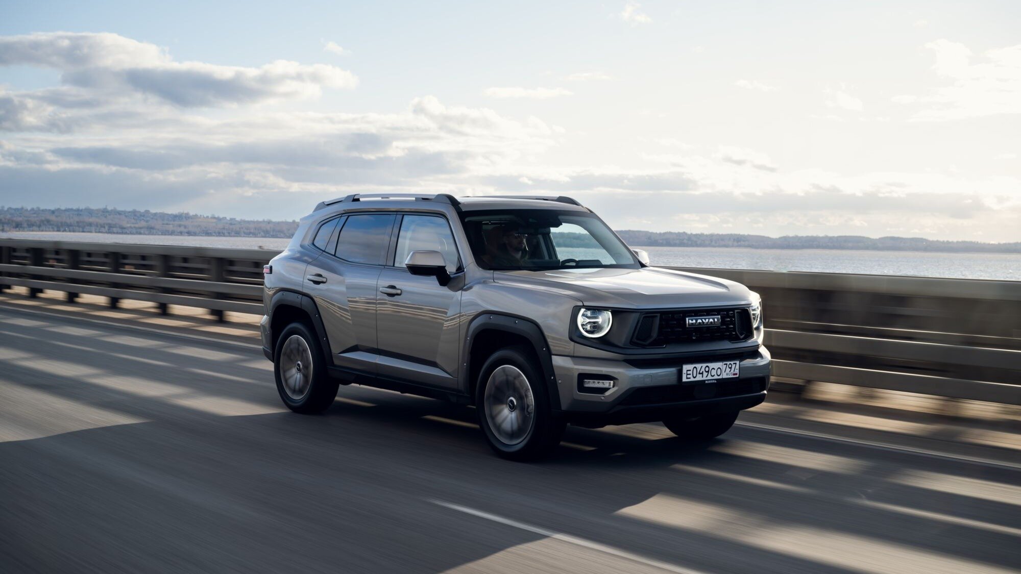 В России стартовали продажи среднеразмерного кроссовера Haval H7
