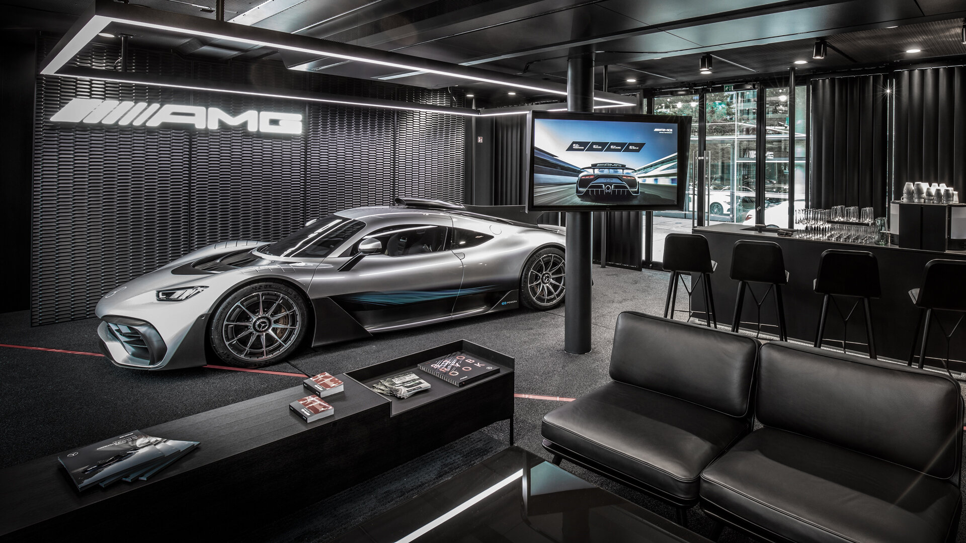 Американскому миллиардеру продали несуществующий гиперкар Mercedes-AMG