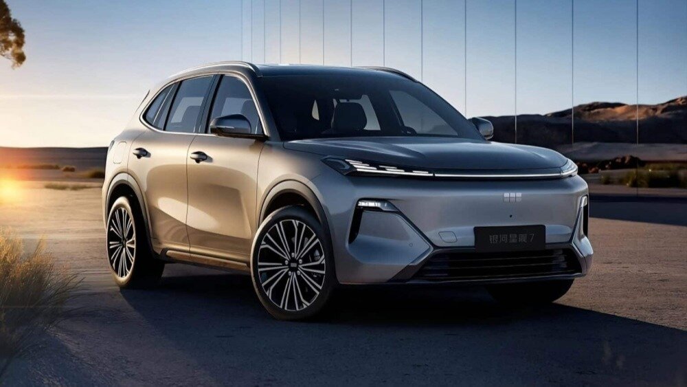 Гибрид Geely Galaxy Starship 7 EM-i едет в Россию: раскрыты характеристики