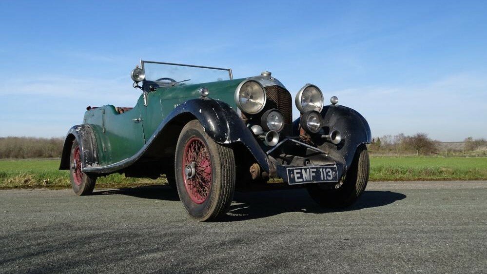В Англии нашли Bentley, 30 лет простоявший в гараже. На нём ездил лётчик, бомбивший Гитлера