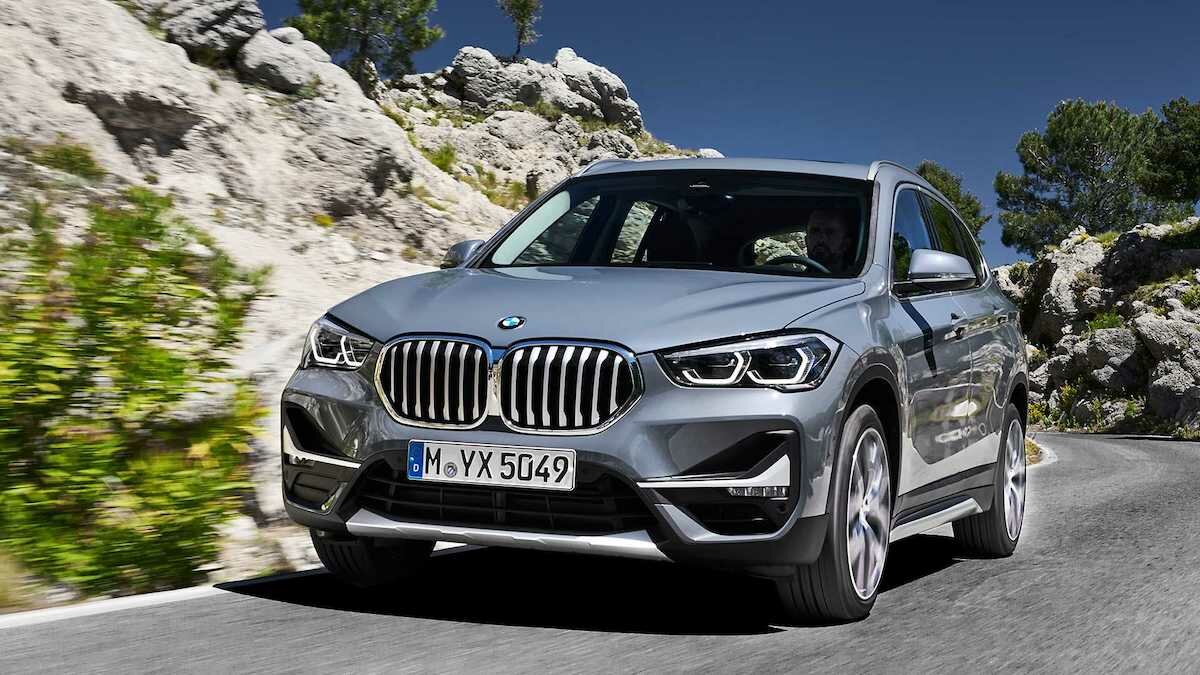 Обновлённый BMW X1 получил большие ноздри и стал гибридом