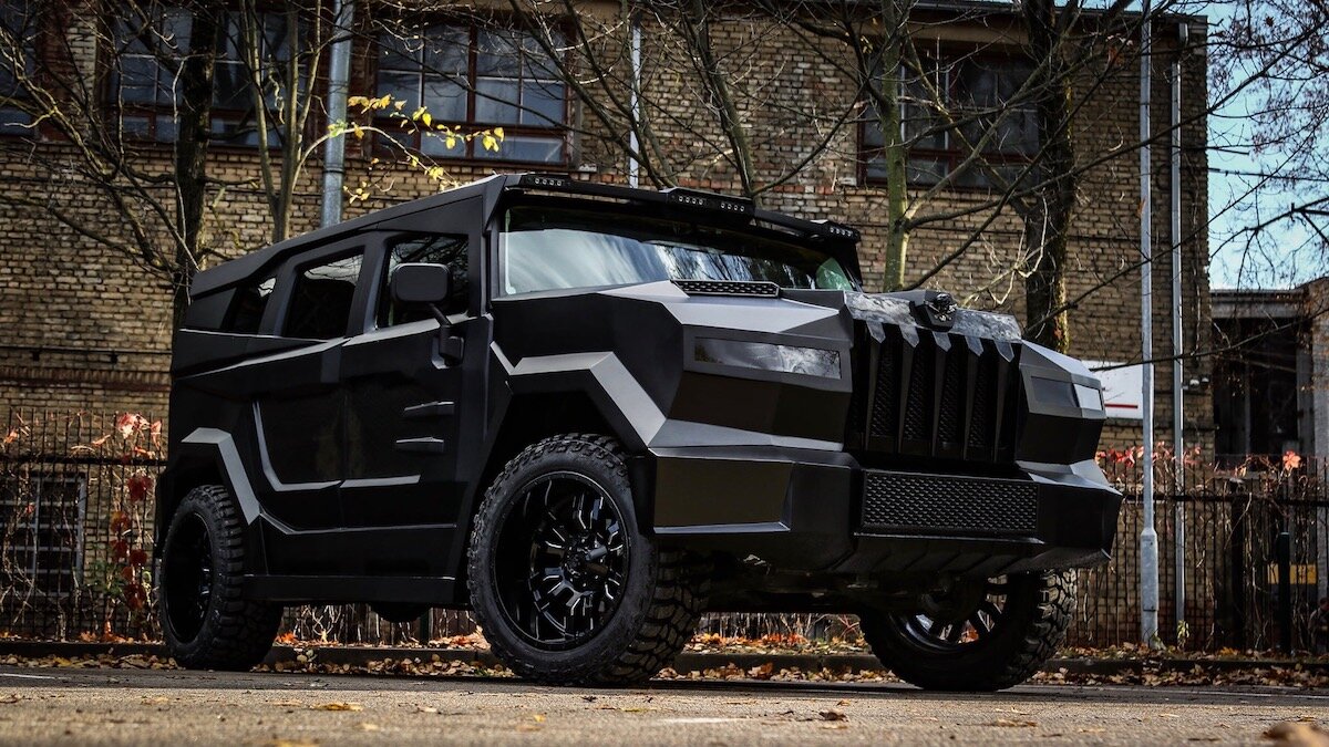 В Латвии Hummer превратили в 1000-сильный броневик