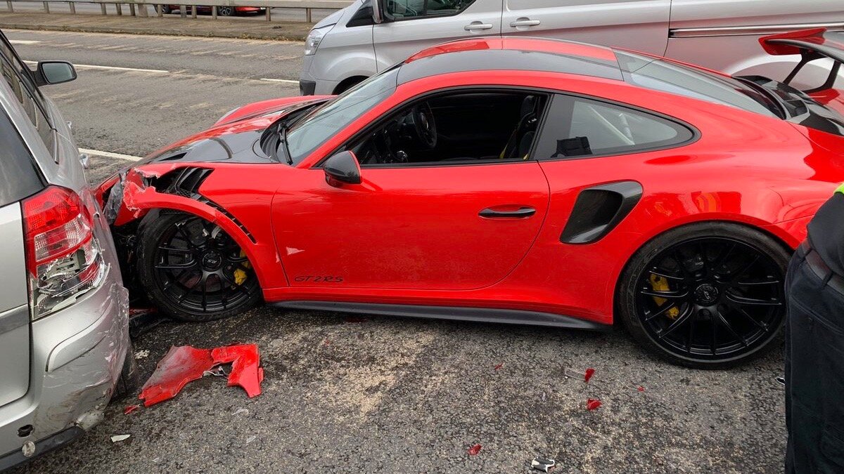 Тест-драйв 700-сильного Porsche через пару минут закончился краш-тестом