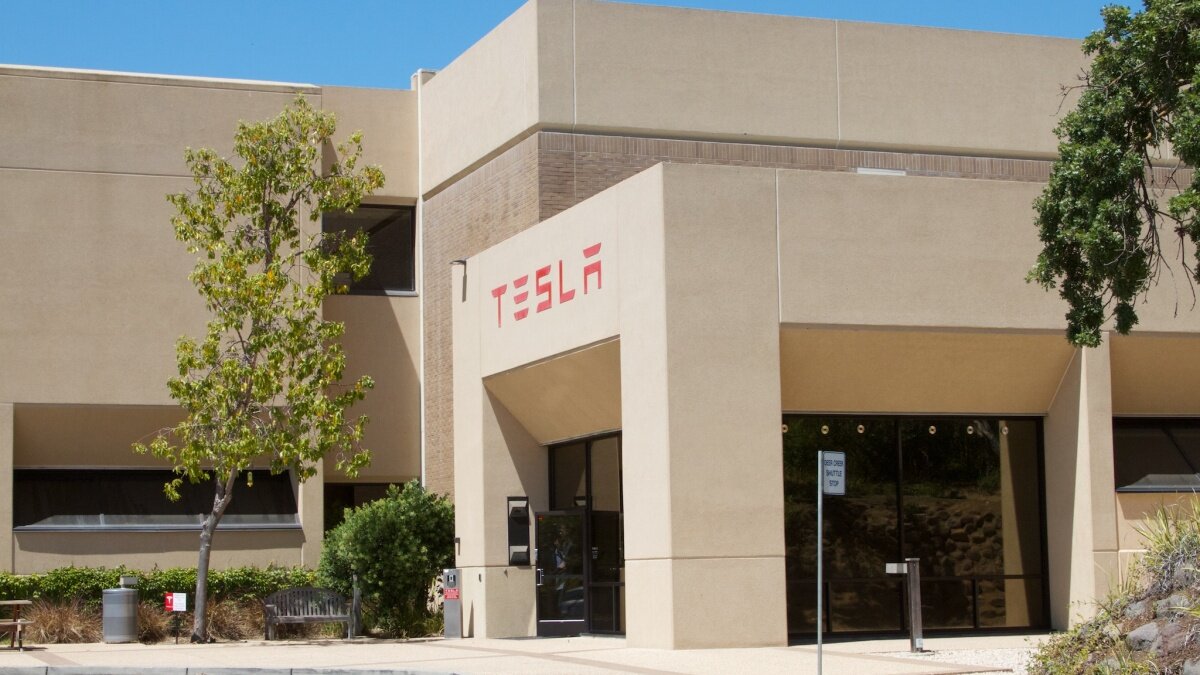 Компания Tesla стала самым дорогим автопроизводителем в мире