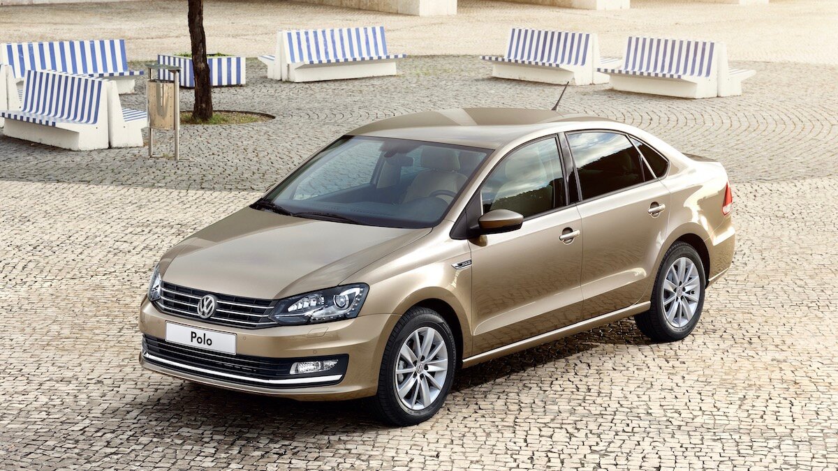 В России отзывают новые VW Polo из-за неправильных наклеек
