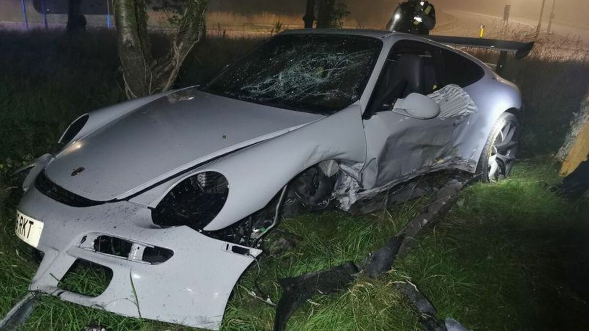 Подросток угнал у своего родственника Porsche 911 GT3 за 13 миллионов. И разбил его