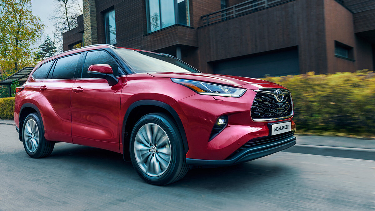 Toyota Highlander нового поколения оказался дороже предшественника в России