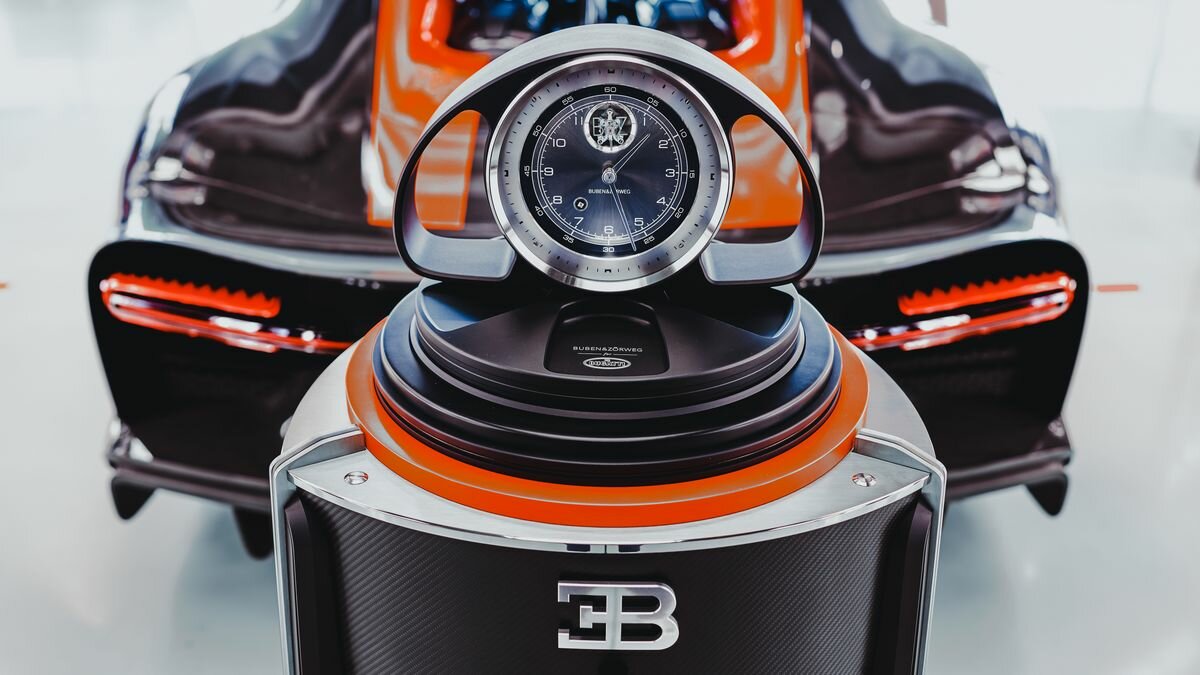 Для самых искушённых: 215-килограммовый сейф для часов в стиле Bugatti