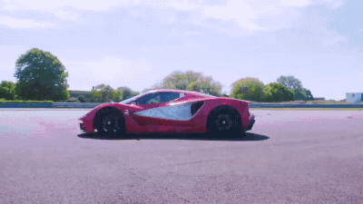 Он мощнее Bugatti: опубликовано видео 2000-сильного гиперкара Lotus Evija на треке