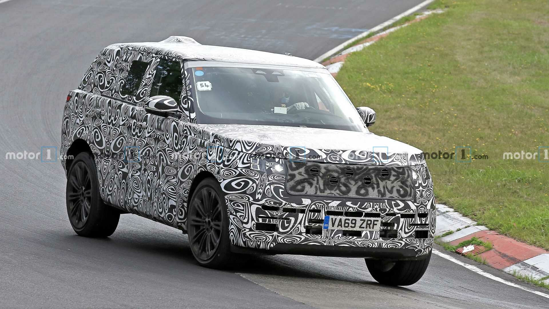 Новый Range Rover с выдвижными ручками заметили на тестах