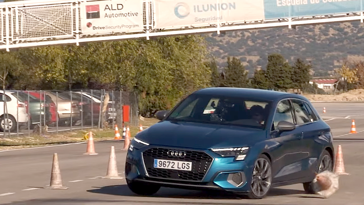 Новый хэтч Audi A3 почти провалил «лосиный тест». Видео