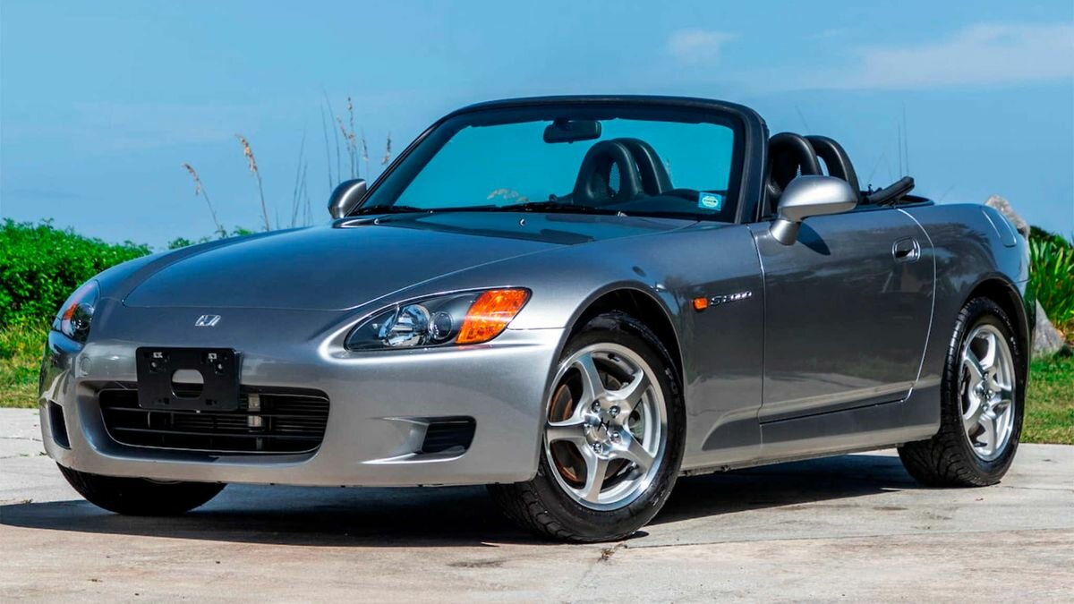 Американка купила две Honda S2000 и 20 лет хранила одну из них. Которую теперь продаёт