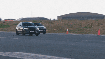 Так проигрывает Lamborghini: Urus против британского Lister. Видео