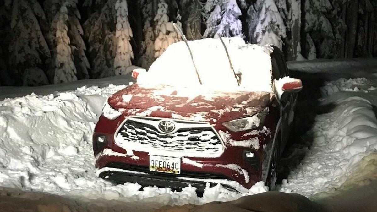 Американская пара оказалась в снежном плену на двое суток: спасибо навигатору