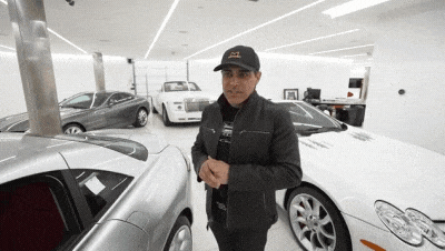Сколько стоит содержать сразу 5 суперкаров SLR McLaren: жалуется мультимиллионер