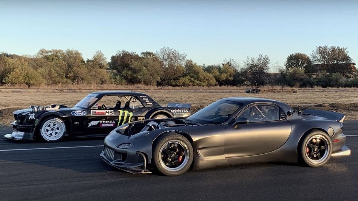 Против супер-Мустанга Кена Блока выставили самую мощную Mazda RX-7 на планете. Видео