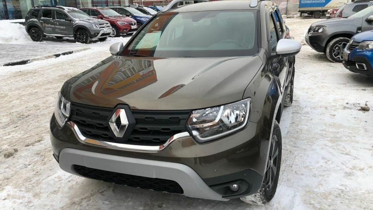 Новый Дастер сфотографировали в российском автосалоне