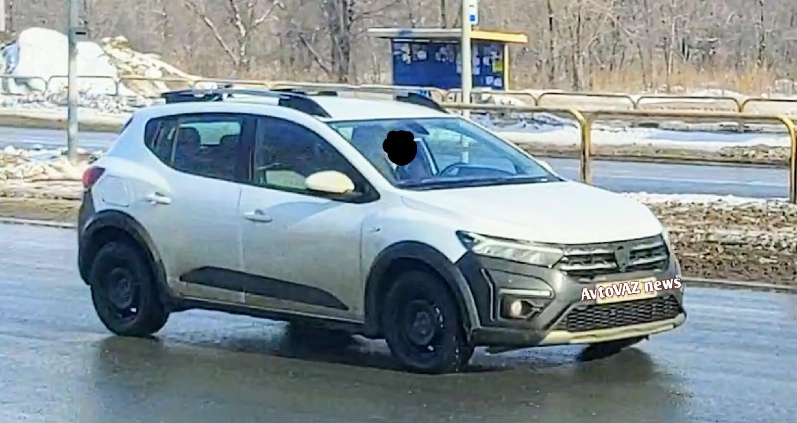 Новый Sandero с фарами в стиле Lamborghini заметили на испытаниях в Тольятти
