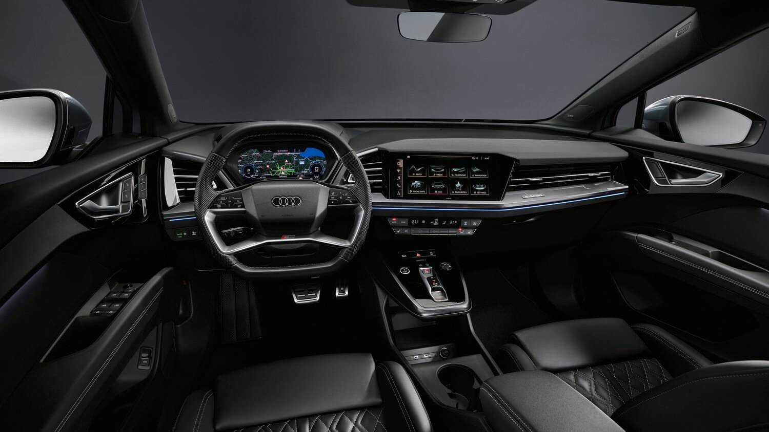 Audi показала салон электрокроссовера Q4 e-tron с виртуальным навигационным «дроном»