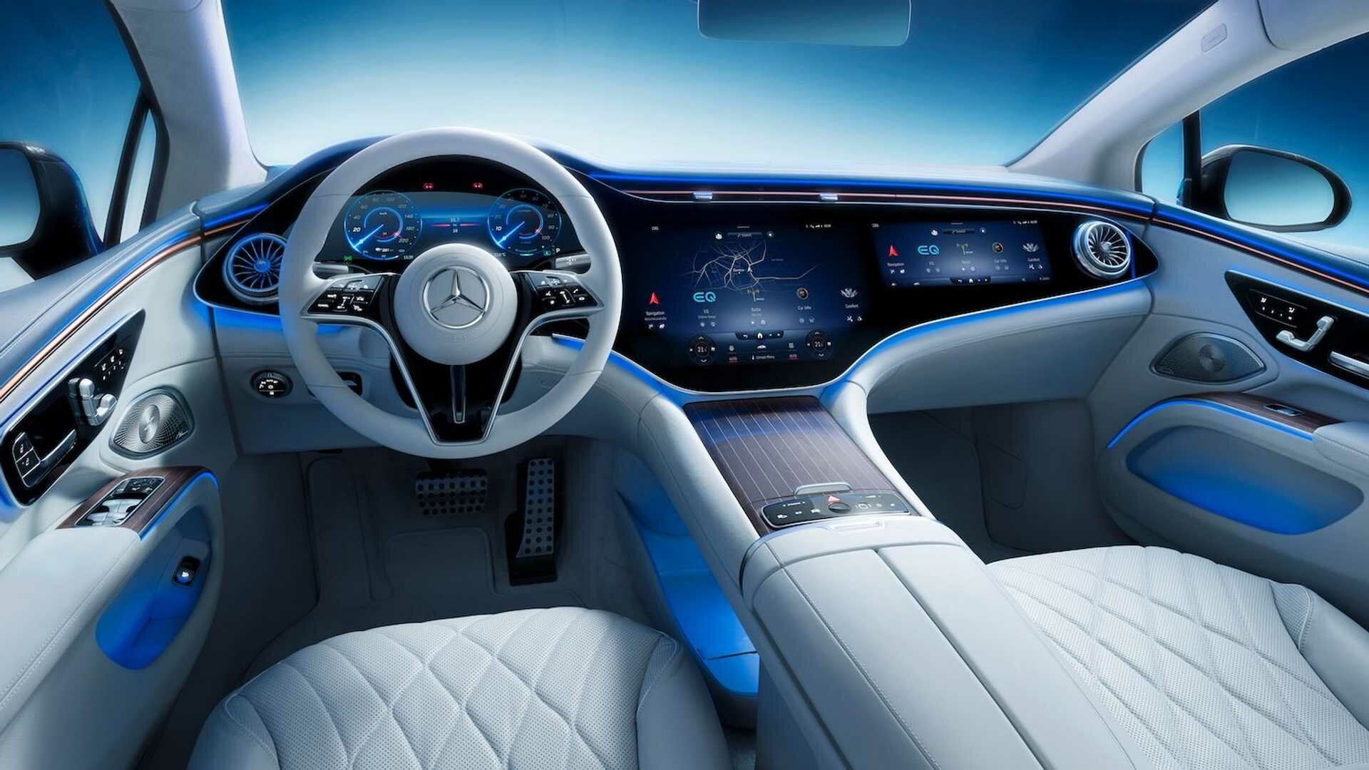 Mercedes-Benz показал салон роскошного электрокара EQS с 1,4-метровым экраном