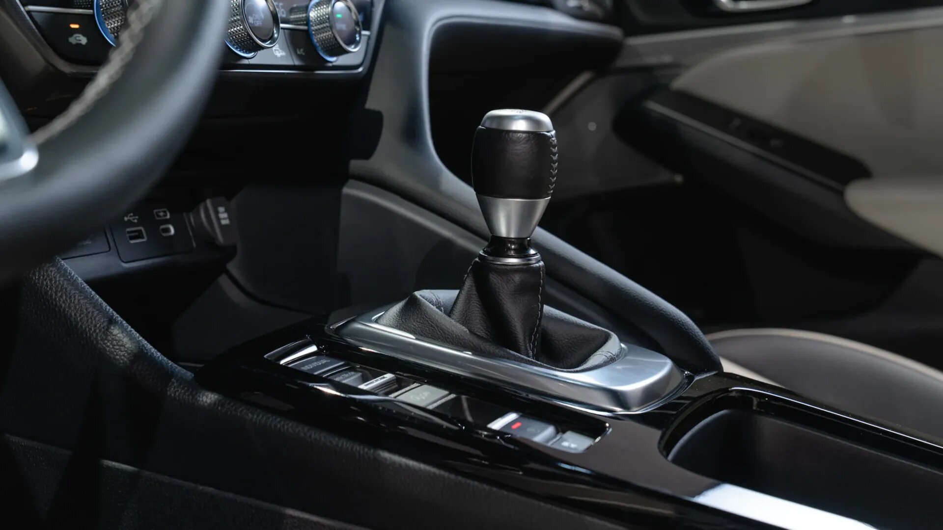70% покупателей новой Acura Integra предпочли доплатить за механическую коробку