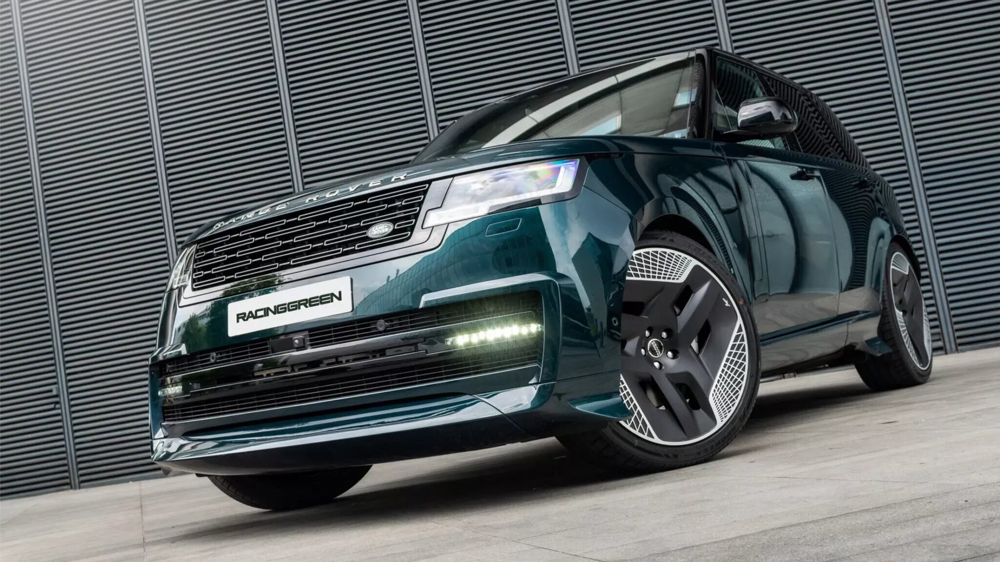 Ателье Kahn представило первый тюнинг-проект для нового Range Rover