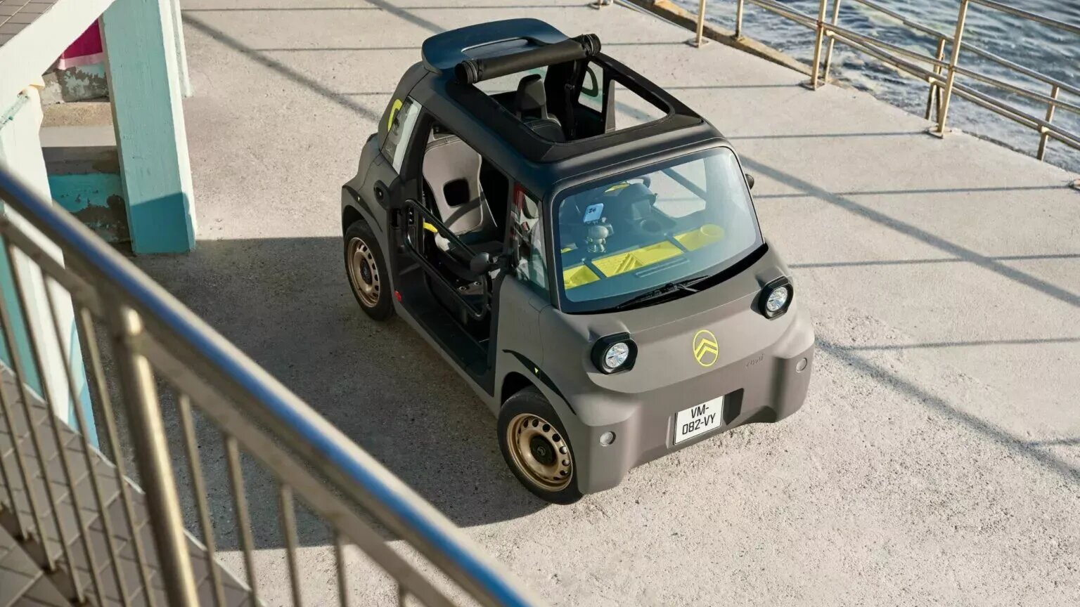 Citroen Ami Buggy обновился, получив свежий интерьер с роботом Энди
