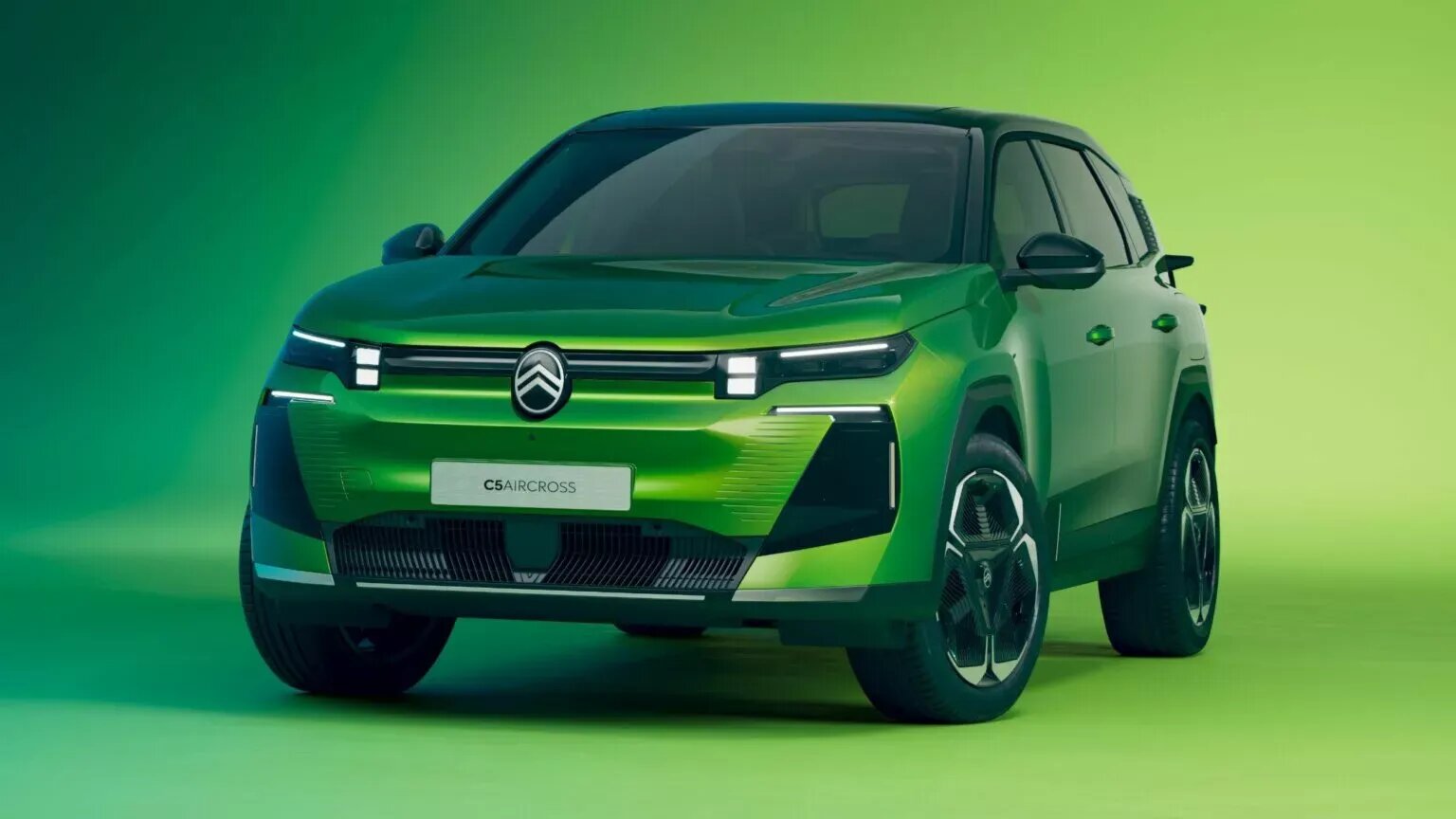 Новый Citroen C5 Aircross: пластик из винограда в салоне и самый большой экран