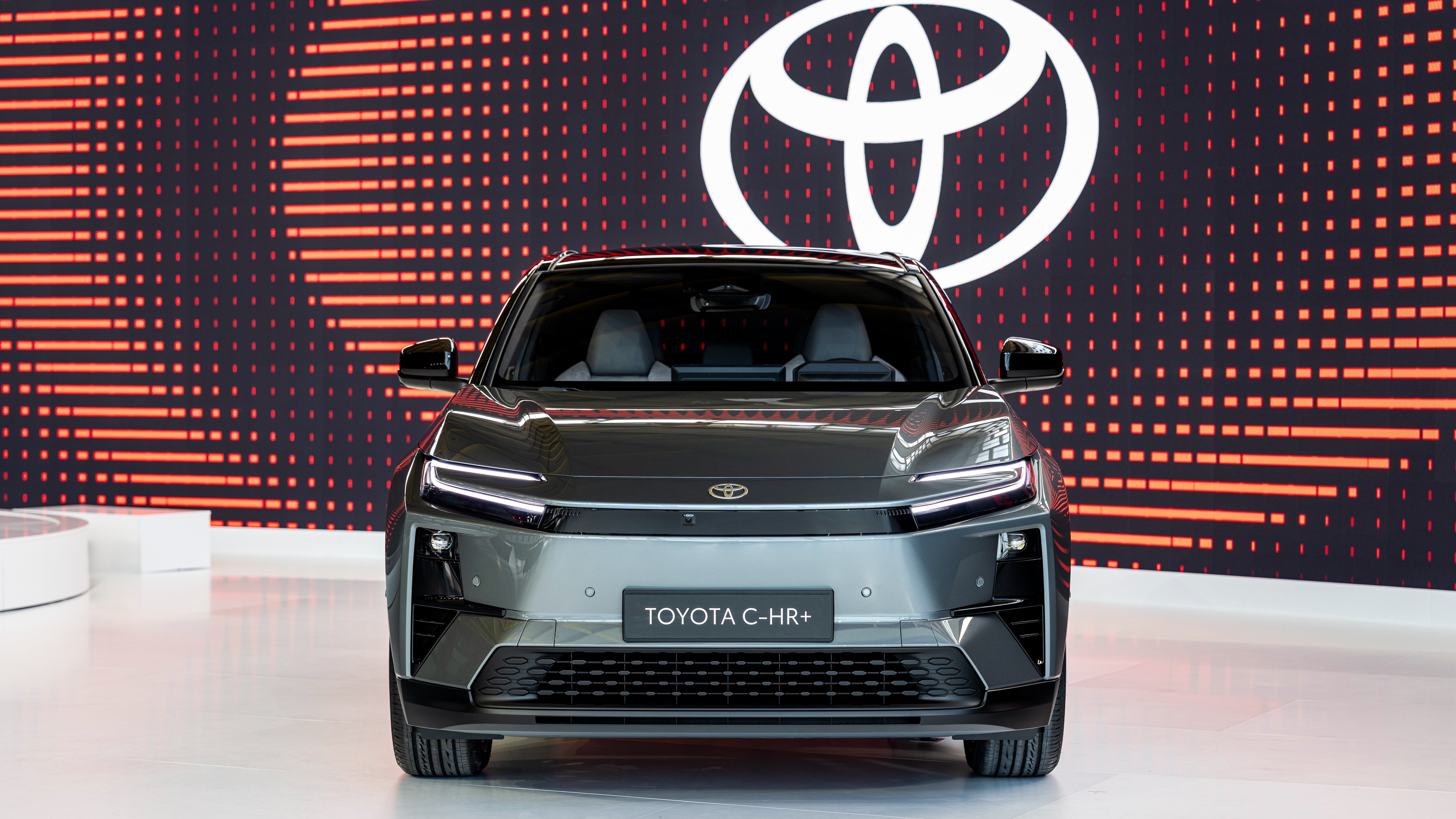 Компания Toyota установила рекорд продаж и снова стала крупнейшим мировым автопроизводителем