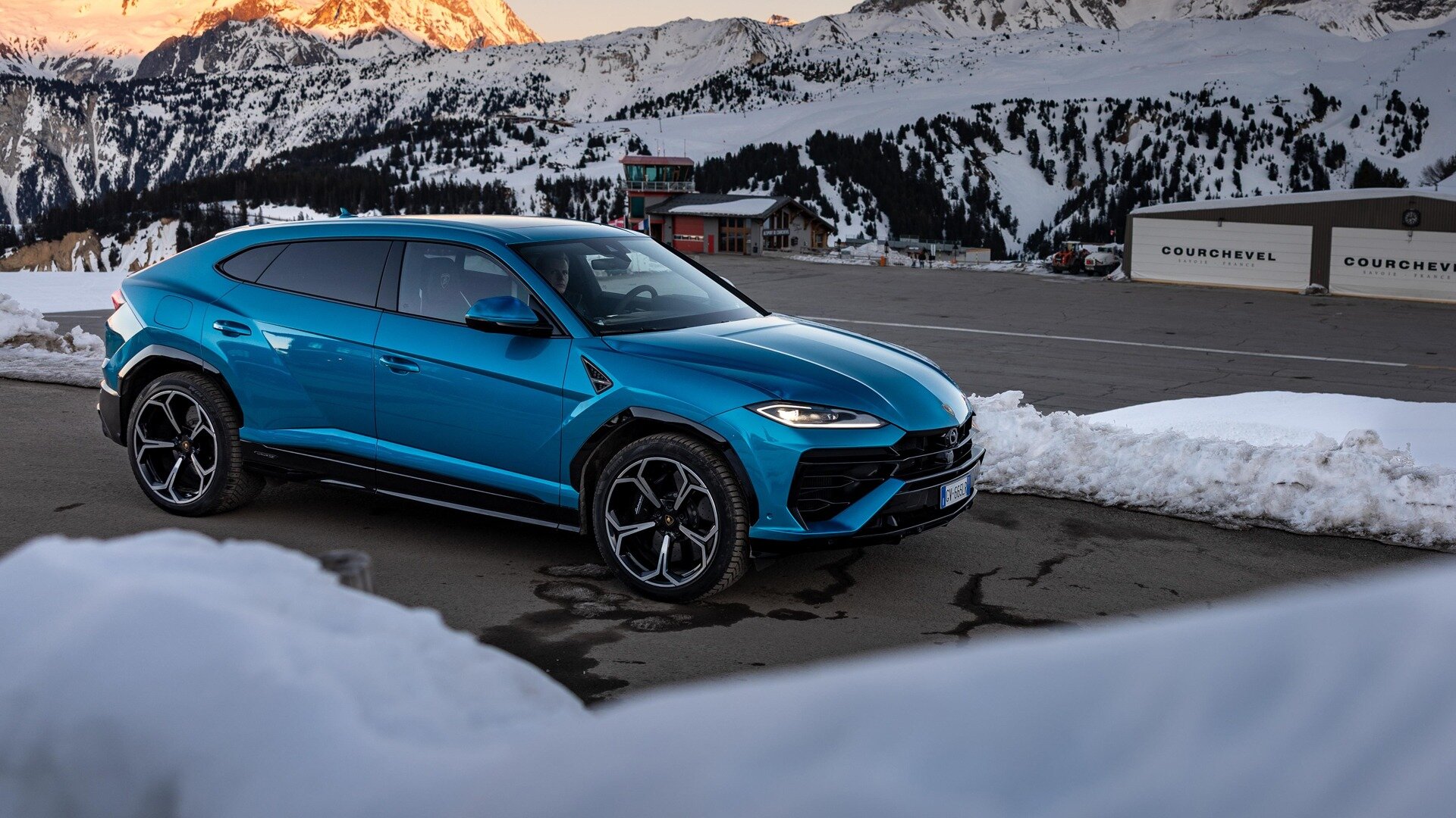Lamborghini возглавила люкс-сегмент российского рынка