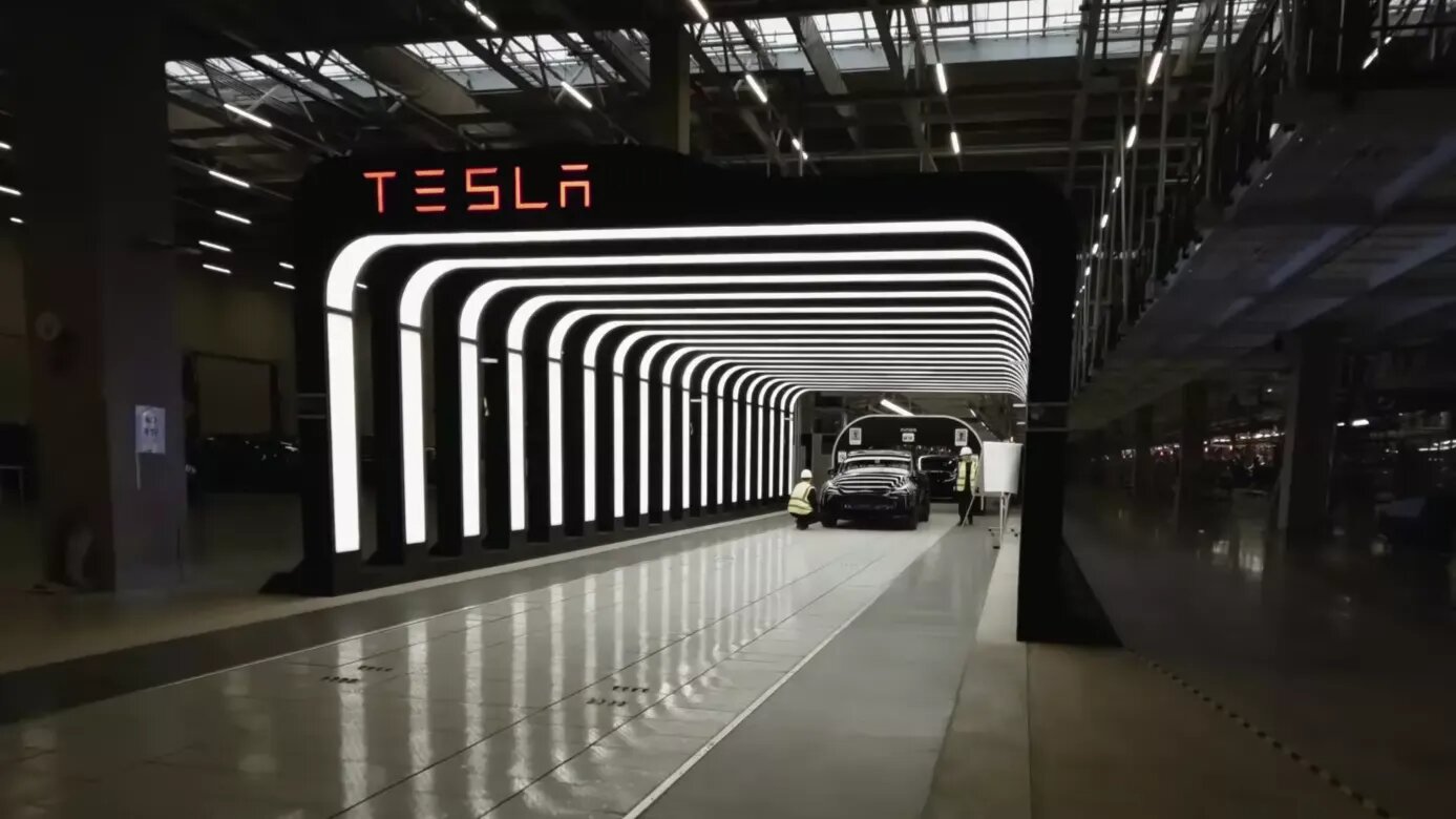 Tesla сократит издержки в два раза, чтобы выпустить электрокар за 20 000 долларов