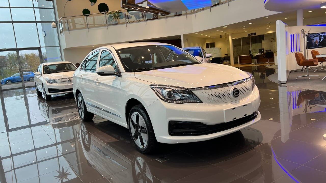 Электроседаны российской марки Evolute появились в продаже