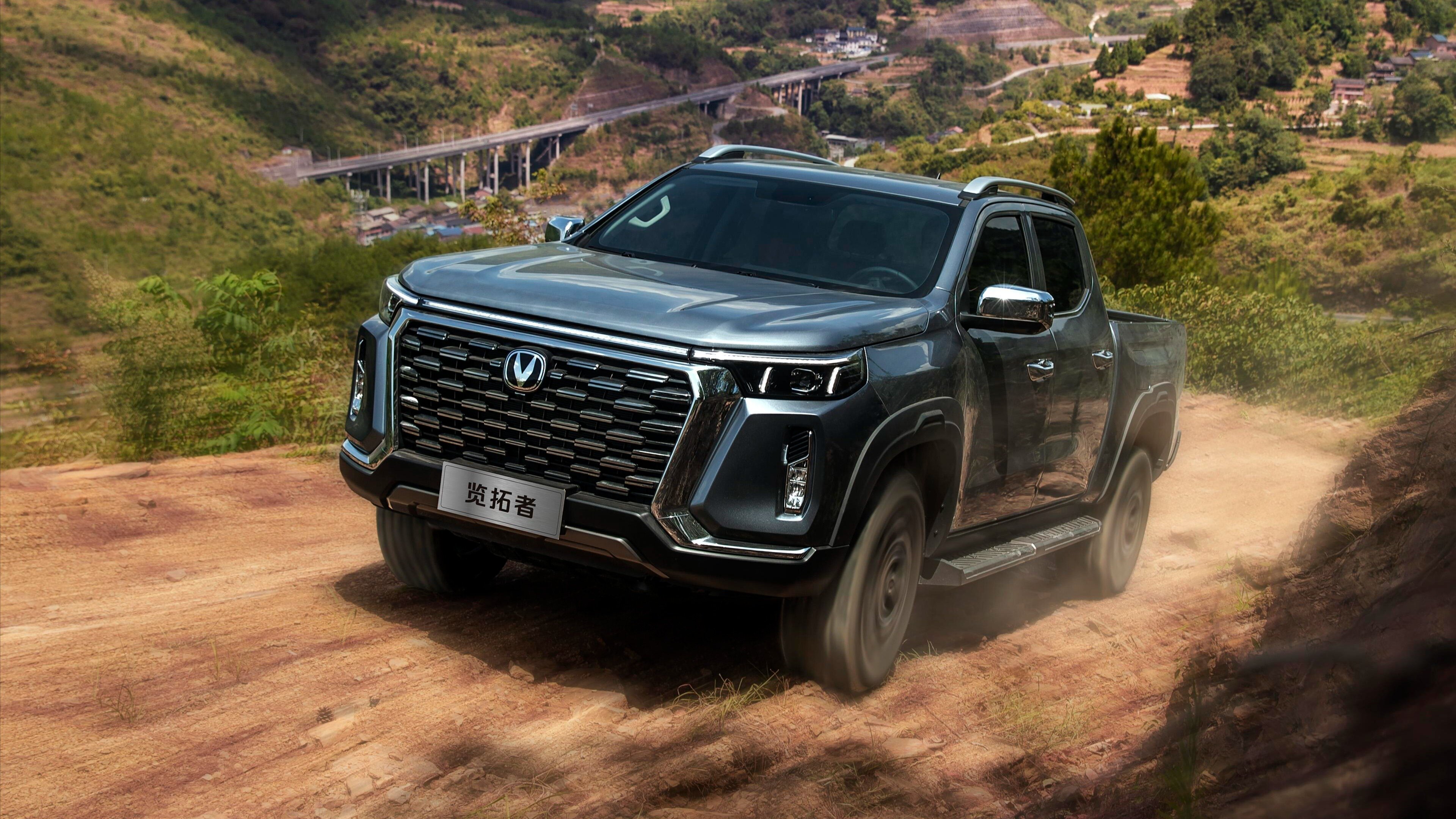 Названы цены на две новинки Changan для России — кроссовер и пикап