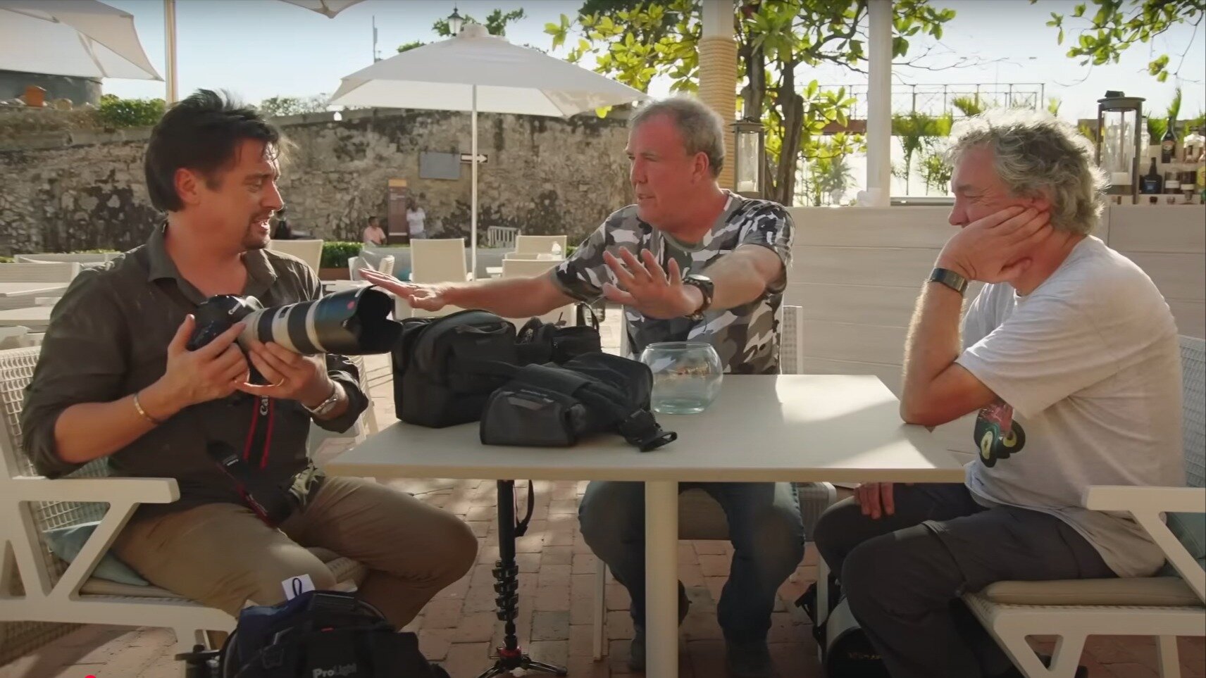 Названы четыре прогноза ведущих Top Gear, которые не сбылись