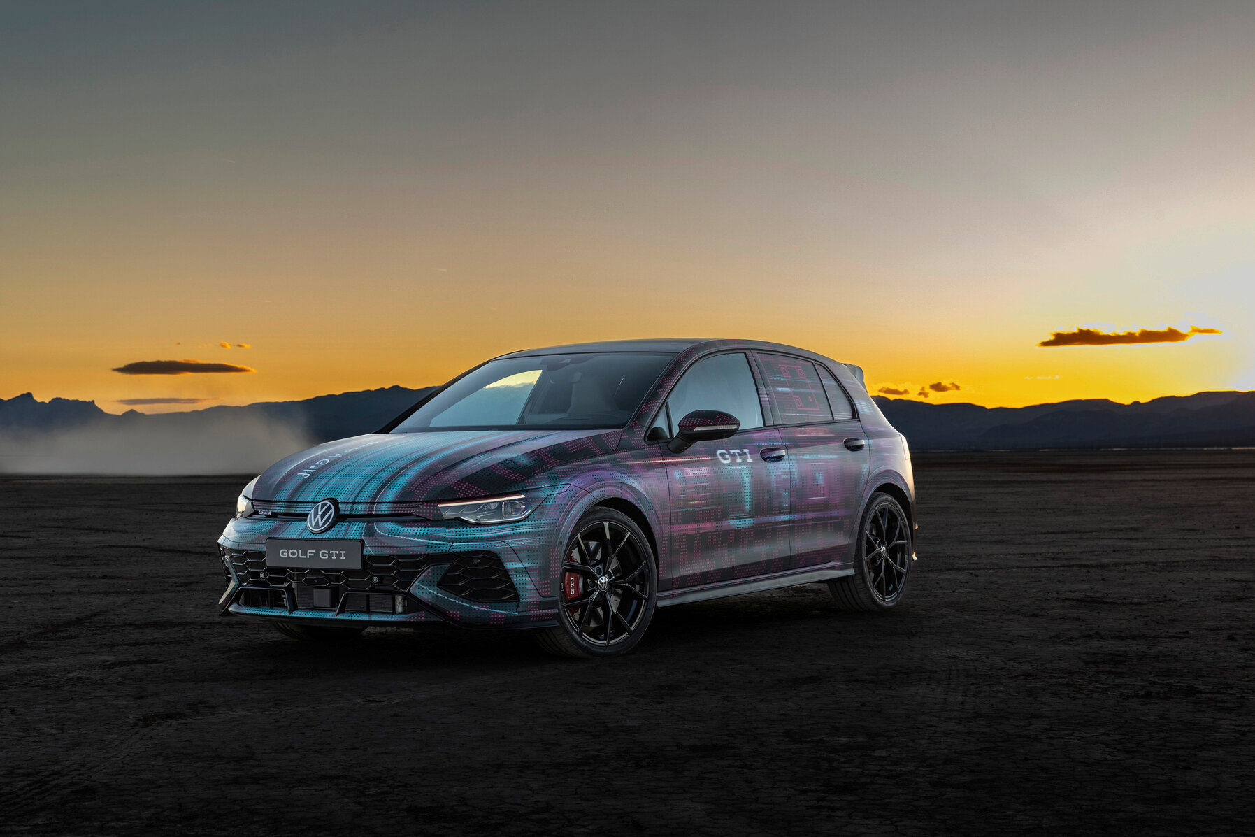 Мощнейший в истории Volkswagen Golf GTI представят 1 июня
