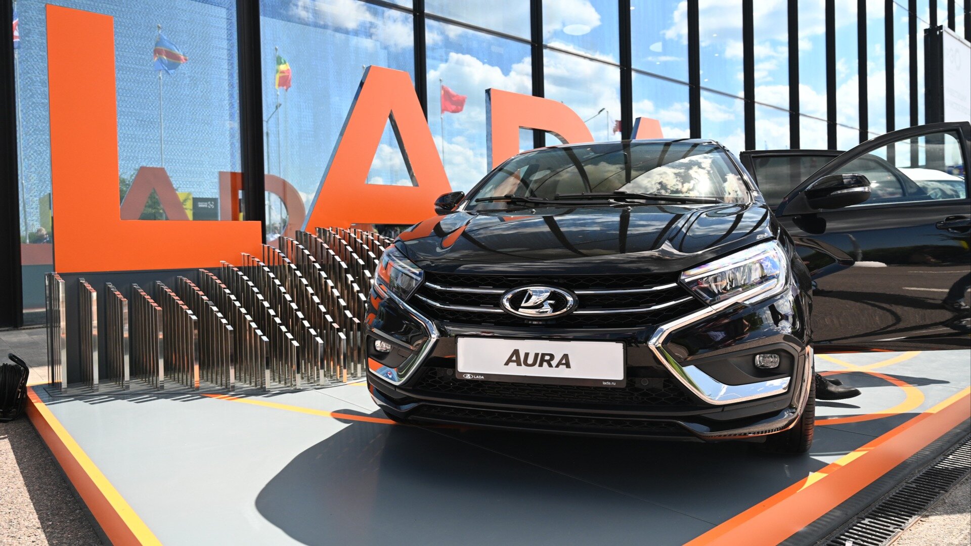 АвтоВАЗ модернизирует конвейер для запуска производства Lada Aura