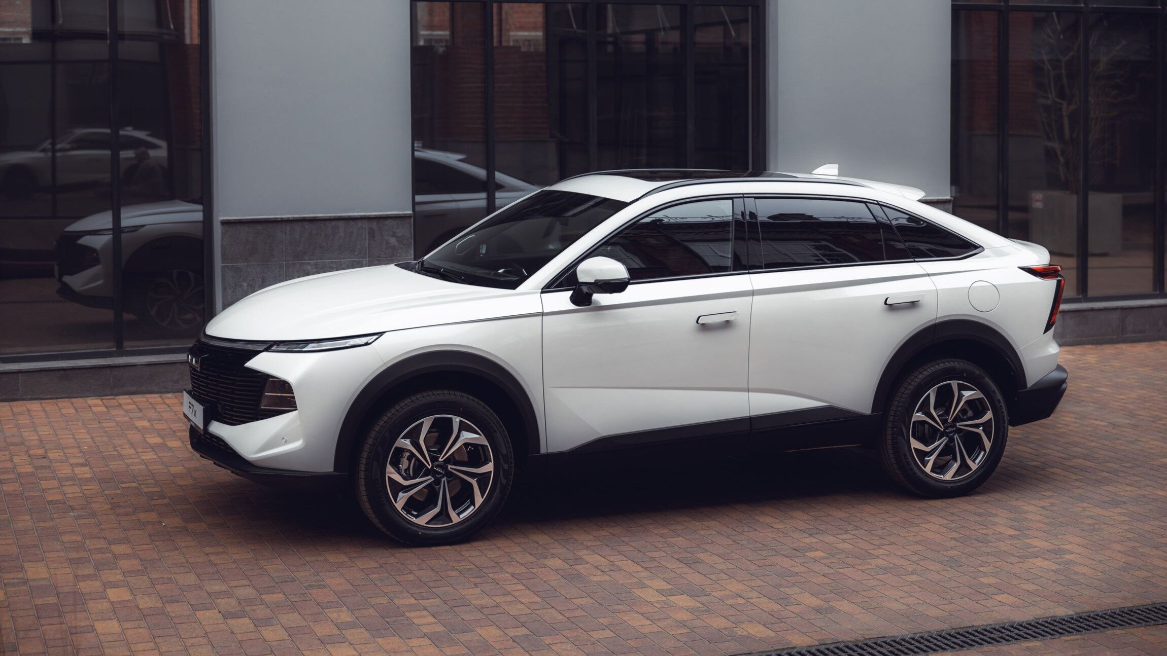 Новый купеобразный кроссовер Haval F7x начали выпускать в России
