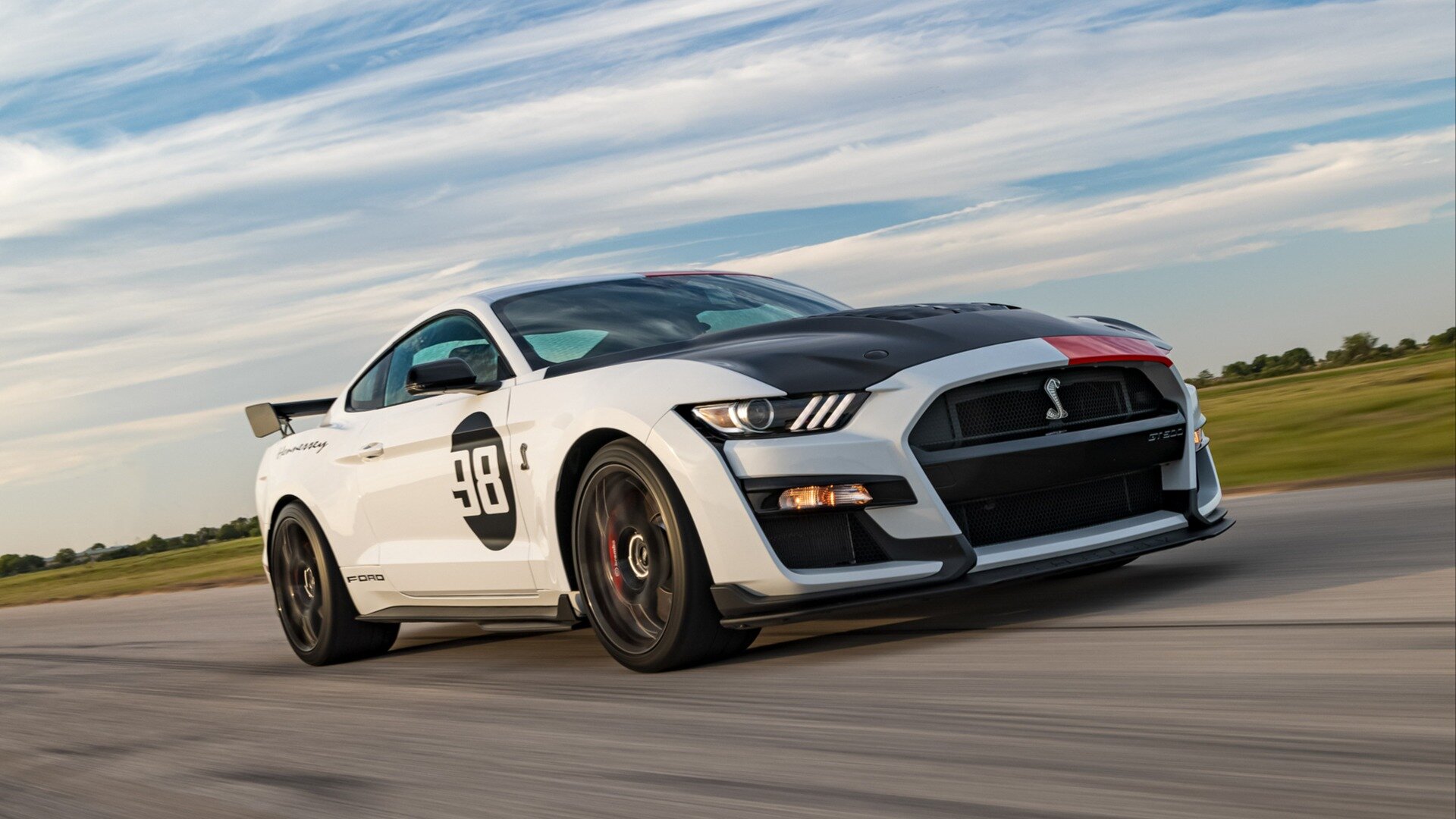 В Hennessey прокачали Ford Mustang на 60 тысяч долларов — теперь в нём 1221 сила