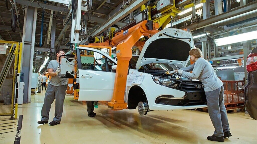 АвтоВАЗ в январе будет выпускать пять моделей в 16 комплектациях