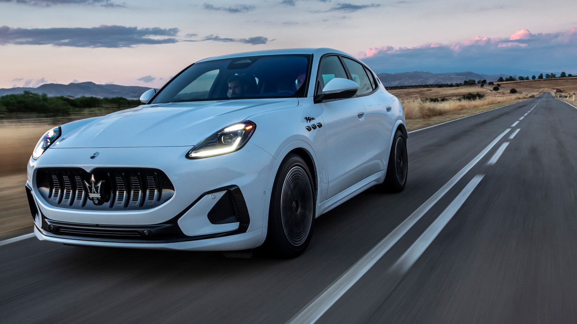 Кроссовер Maserati Grecale получил батарейную версию с разгоном до сотни за 4,1 секунды