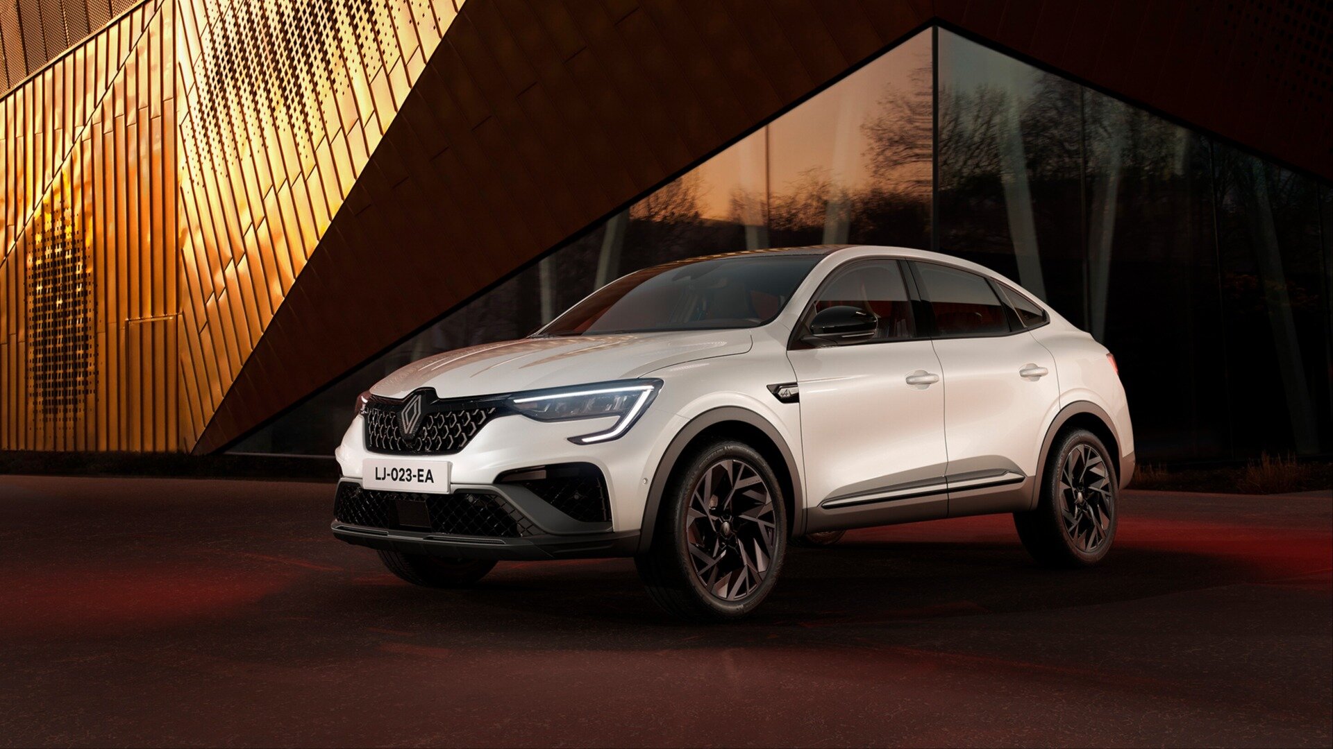 Представлено обновлённое кросс-купе Renault Arkana для Европы