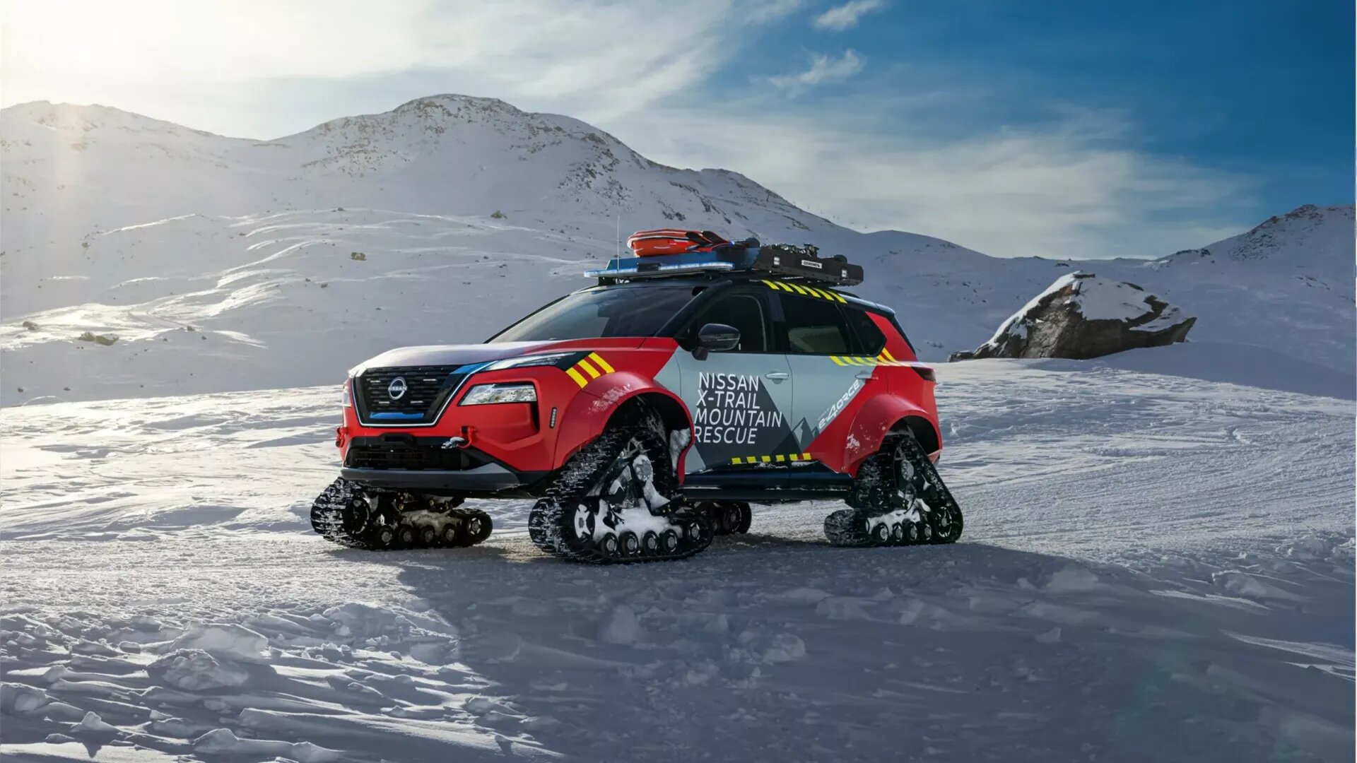 Nissan X-Trail превратили в экстремальную «Скорую помощь» на гусеницах