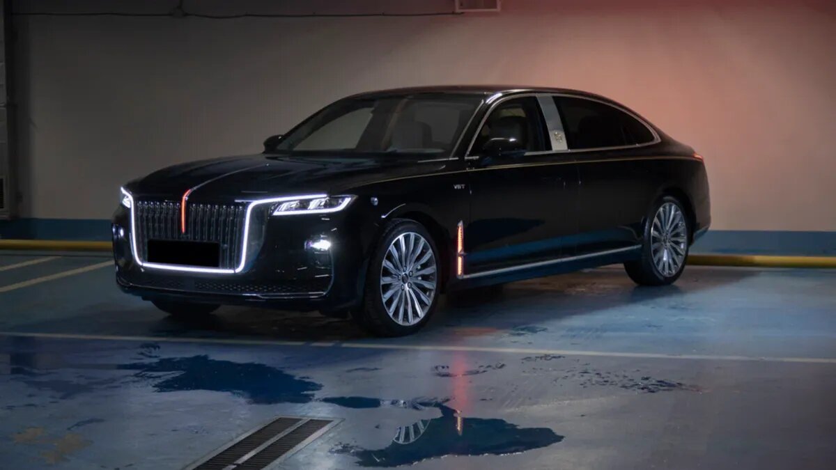 Китайский лимузин Hongqi H9+ появился в России по цене нового Mercedes-Benz S-класса