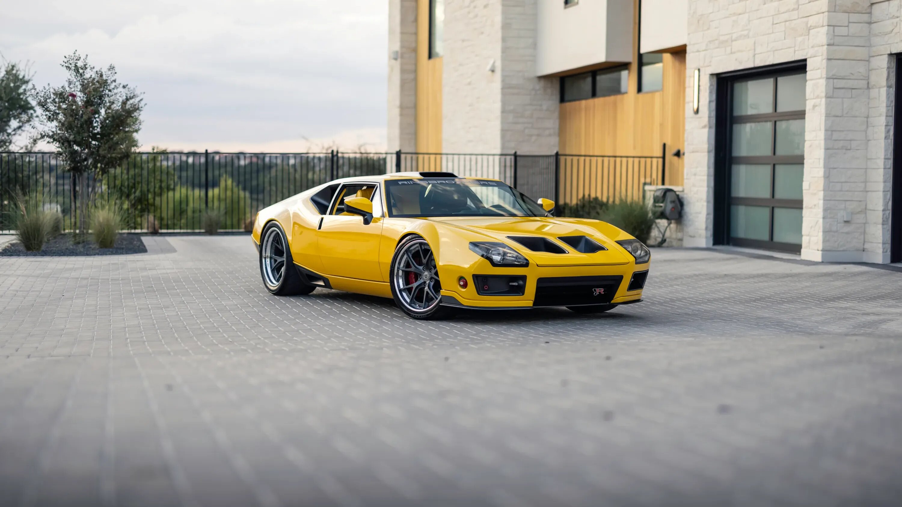 С молотка уйдёт самый дорогой в истории De Tomaso Pantera