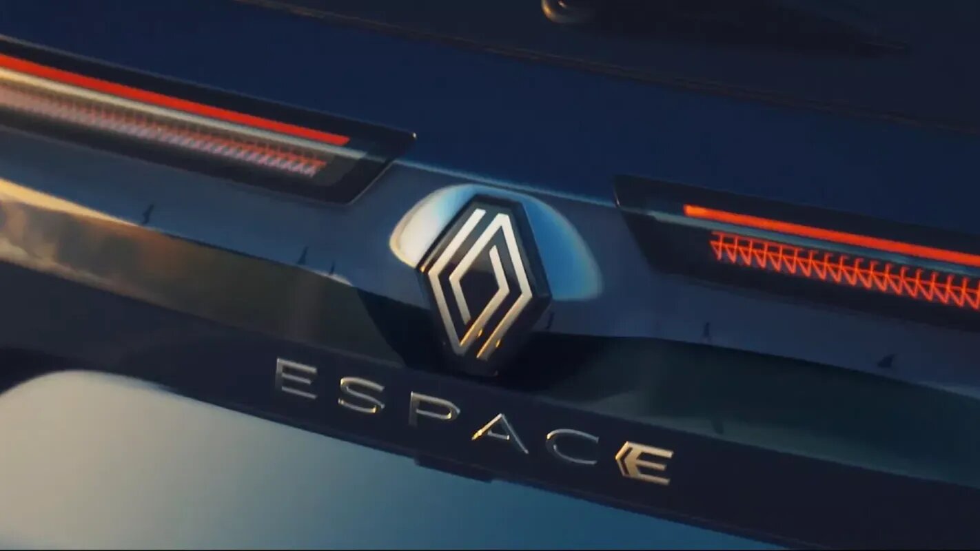 Renault Espace, который превратится из минивэна в кроссовер: первое фото