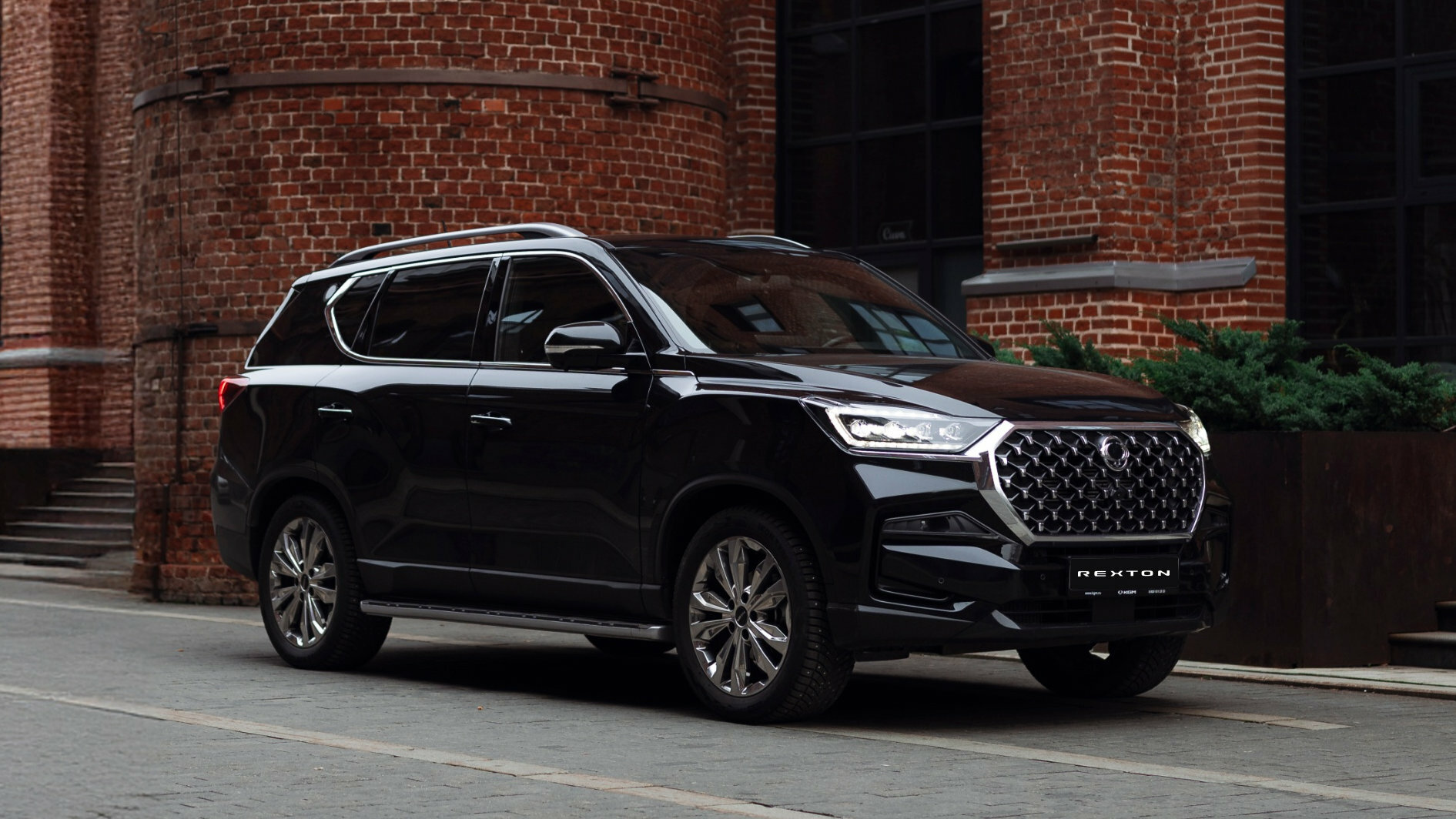 В России появился 7-местный KGM Rexton